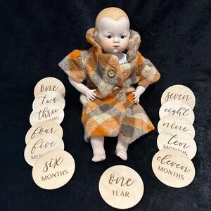 Baby Monthly Milestone Round Wooden Markers Signs